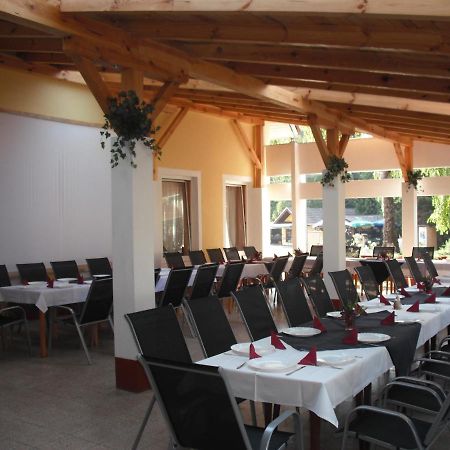 Centrum Etterem Es Panzio Hotel Őriszentpéter Bagian luar foto